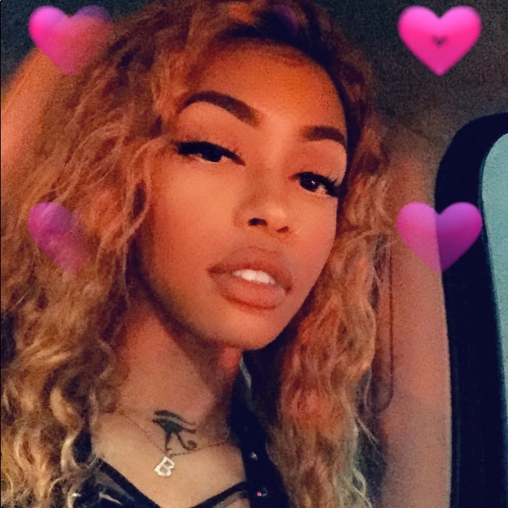 Meet your Posher, Brittney